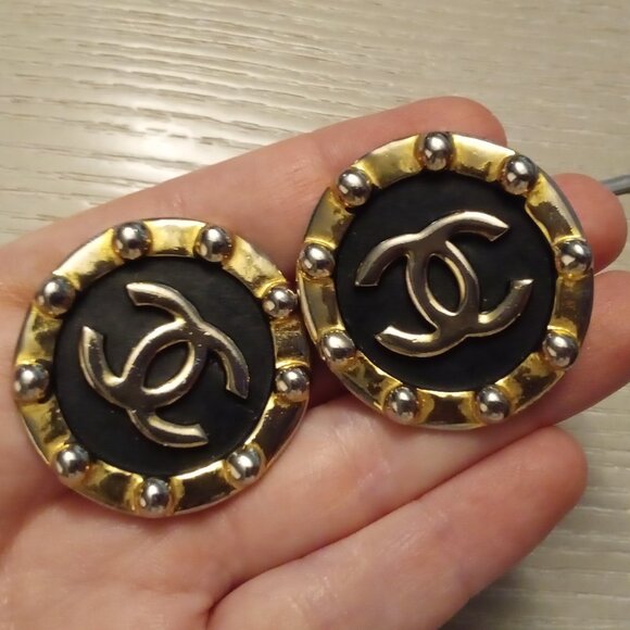 Chanel Vintage LARGE Clip On Earrings - Picture 9 of 16